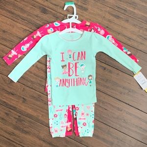 4pc Carter’s pajama set in size 18 months BNWT